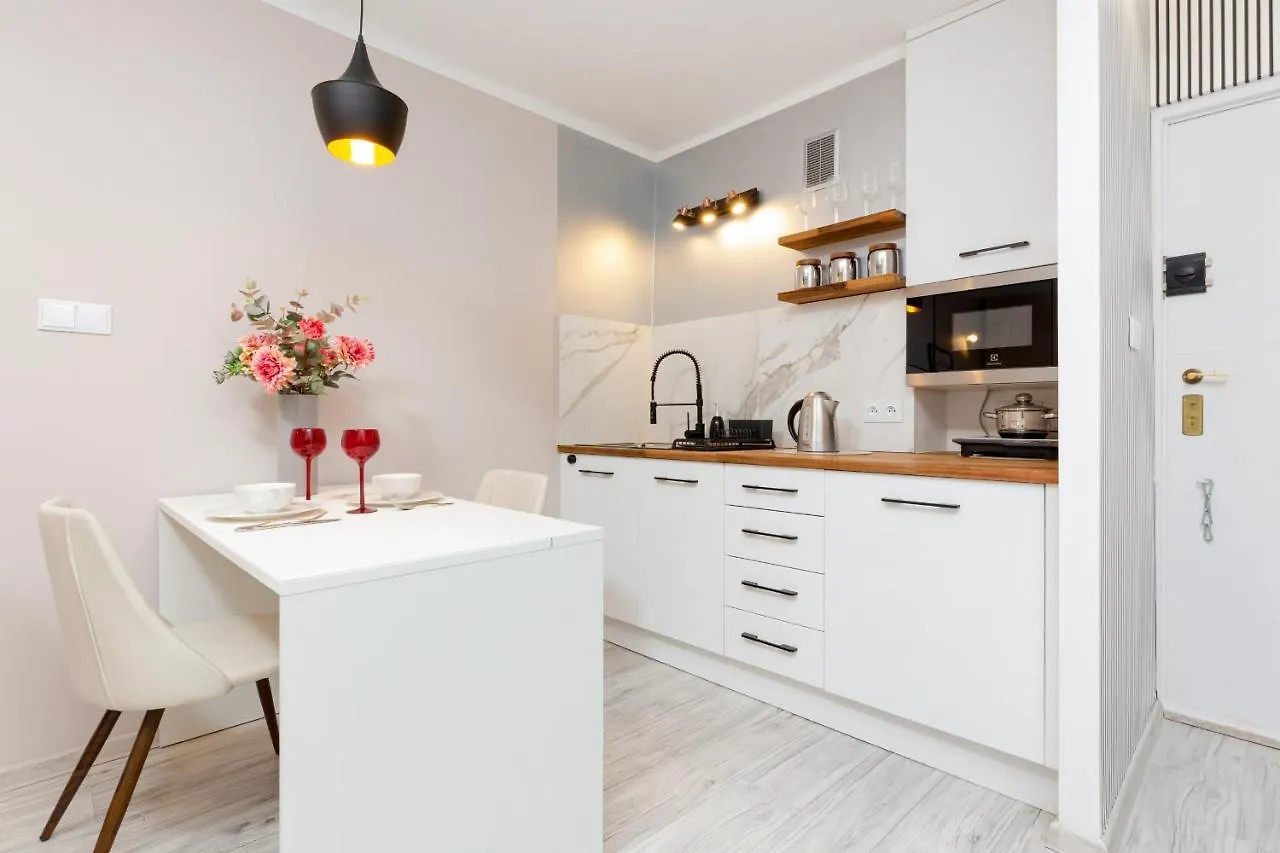 Rosy Dream Apartment By Noclegi Renters Varšava