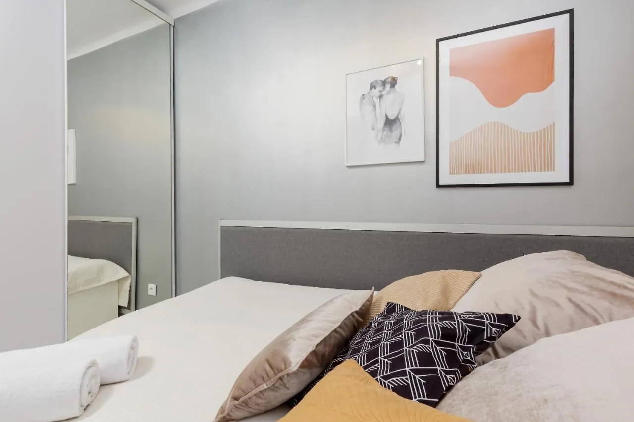 Rosy Dream Apartment By Noclegi Renters Warsaw