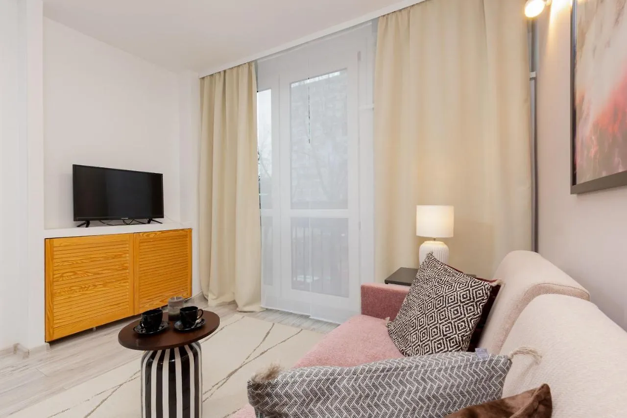 Rosy Dream Apartment By Noclegi Renters Warsaw Poland